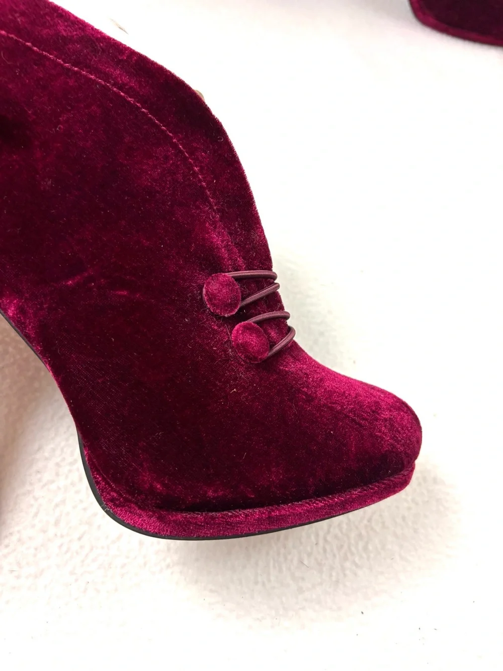 Apt. 9 Velvet Burgundy Wine Vampy Victorian High-Heel Ankle Button‎ Booties (6)